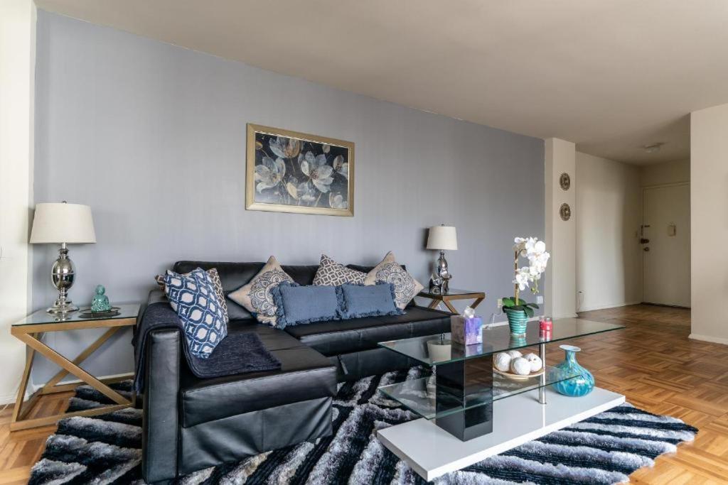 Spacious With Stellar Views Near The Grove Los Angeles