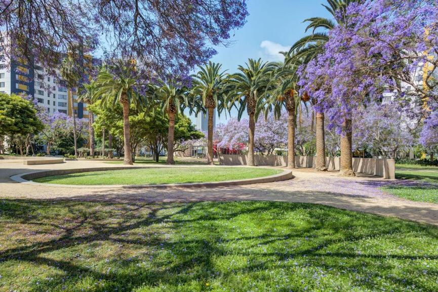 Spacious With Stellar Views Near The Grove Apartamento *